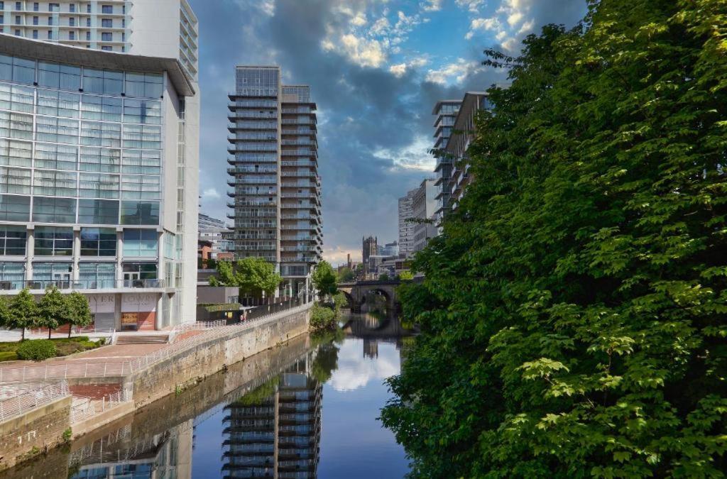 Adelphi Wharf Luxury Apartments แมนเชสเตอร์ ภายนอก รูปภาพ